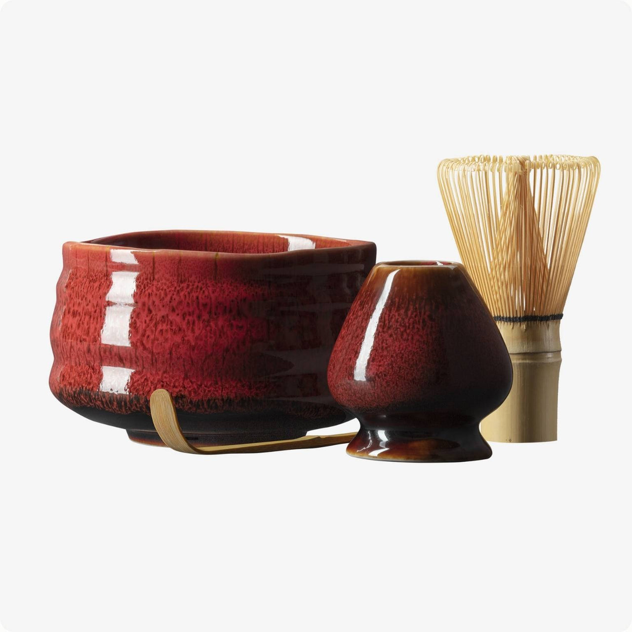 Matcha Set Shinku mit Matcha Schale und Besenhalter in rot, Matcha Bambusbesen und Matcha Bambuslöffel